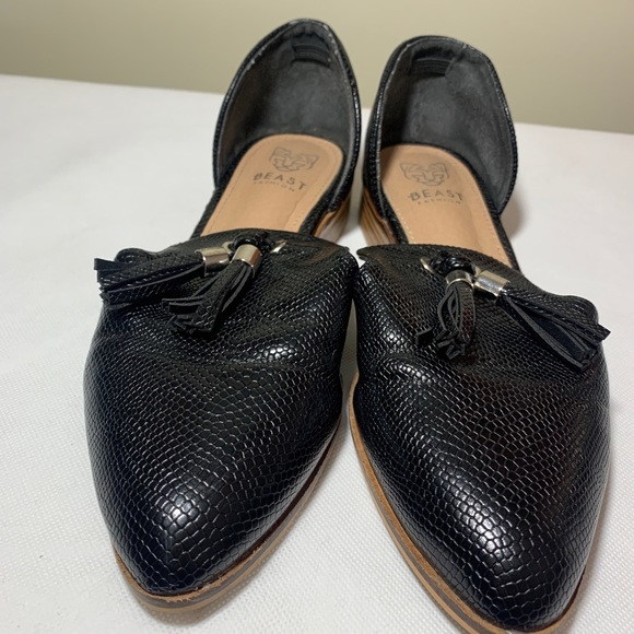 Beast Women’s Flats Size 7 - Picture 3 of 5
